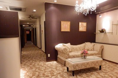 美4サロン 金山店