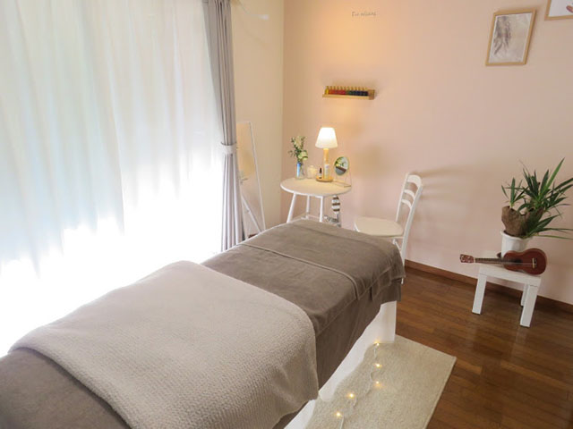 lia lomi lomi&facial